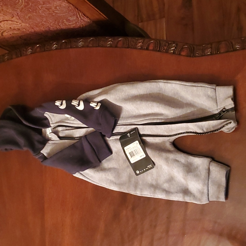 Nike suit